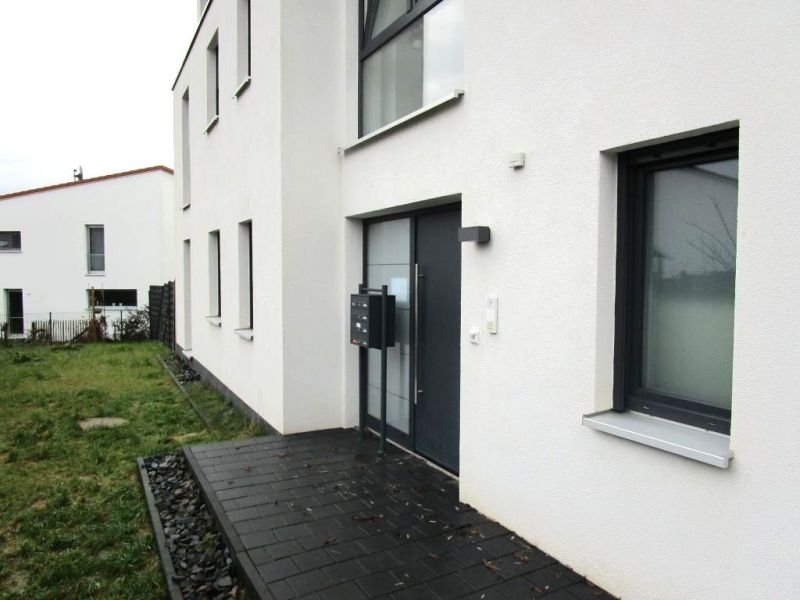VERMIETET: 2 Zi. Wohnung mit Terrasse und Gartenanteil in Seukendorf