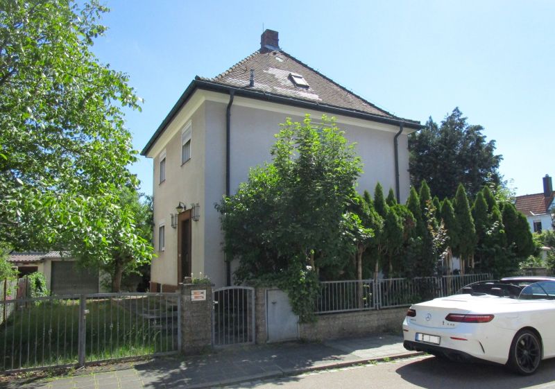 Seltene Gelegenheit: 30er-Jahre-Villa Nürnberg - Eibach / Haus kaufen