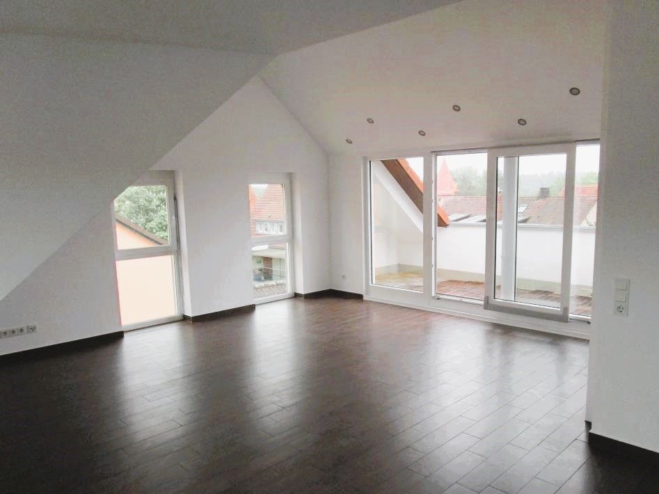 4 Zi. DG-Whg. mit Dachloggia und 2 Bädern  Nürnberg - Katzwang / Wohnung mieten4 Zi. DG-Whg. mit Dachloggia und 2 Bädern  Nürnberg - Katzwang / Wohnung mieten