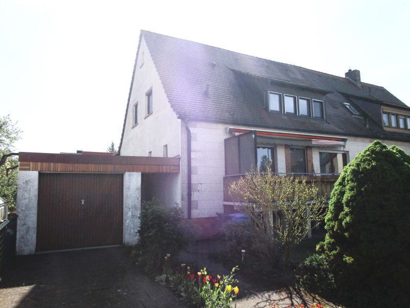 VERMIETET: Gemütliche 3-Zi.-DG-Wohnung in Fürth - Stadeln / Wohnung mieten
