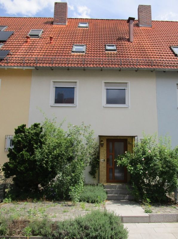 Ruhig gelegenes RMH Nürnberg - Eibach / Haus kaufen