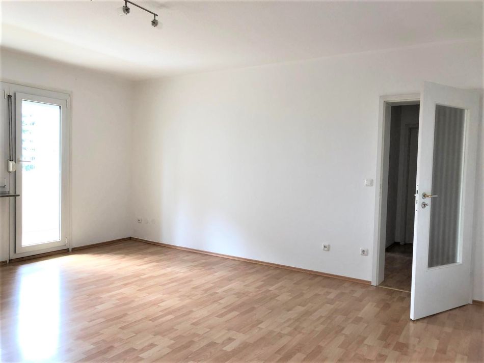 Helle 2-Zi. Wohnung mit Balkon in Erlangen nahe Siemens Campus / Wohnung kaufen