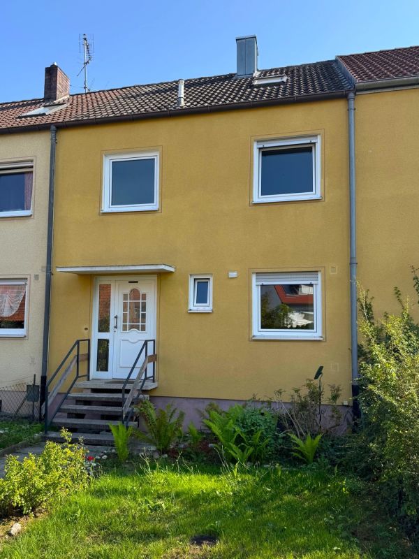 VERKAUFT: RMH mit viel Potenzial in Nbg.-Nord, Großgründlach