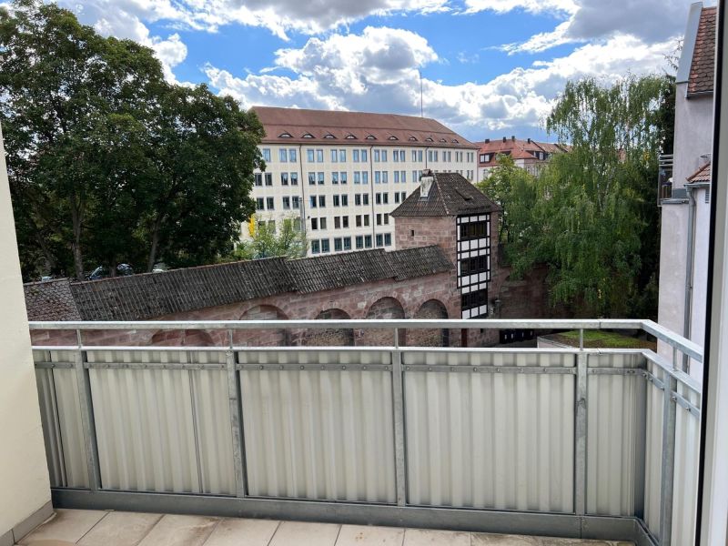 VERMIETET: Wohnen in der Altstadt: Helle 2-3 Zi. Whg. mit Balkon / Wohnung mieten