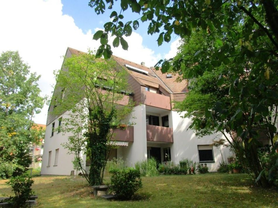 Kapitalanlage: Vermietete 3 Zi.-DG ETW in Stein - West / Wohnung kaufenKapitalanlage: Vermietete 3 Zi.-DG ETW in Stein - West / Wohnung kaufen