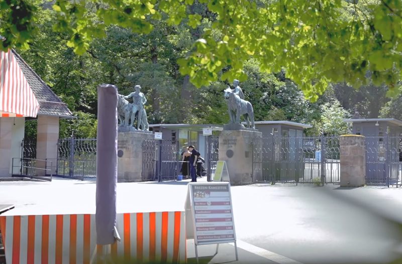 Eingang des Tiergartens Nürnberg am Schmausenbuck nahe Zabo